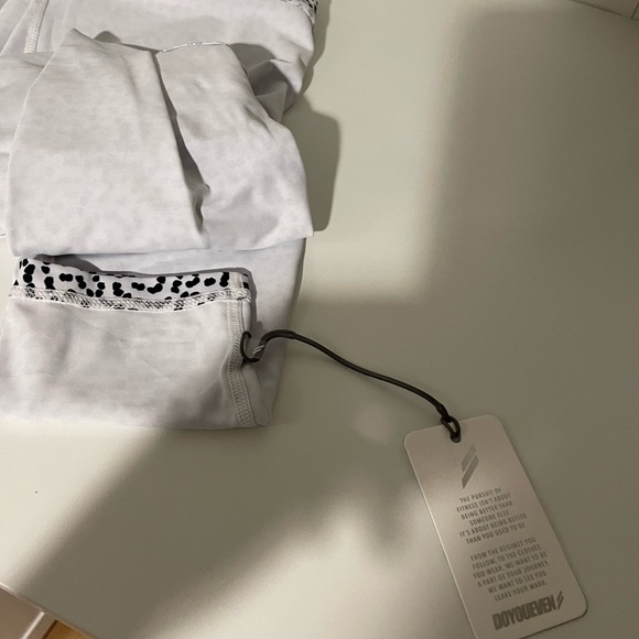 Do You Even Leggings size Large BNWT - Picture 2 of 5